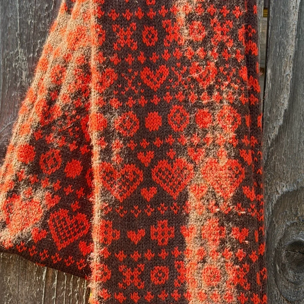 Forever‎ 21 Brown and Rust Red Heart Scarf
